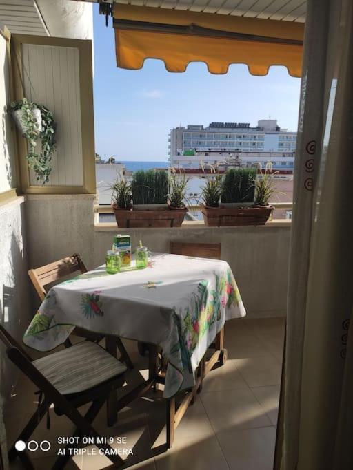 Comfy Apartment In Salou Exteriör bild